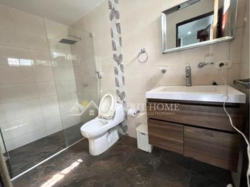Venta de Casa un piso bien ubicada