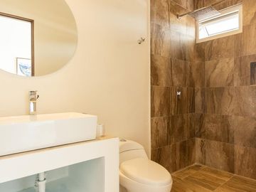 Departamento en venta en La Cruz de Huanacaxtle a solo 150m de la playa.