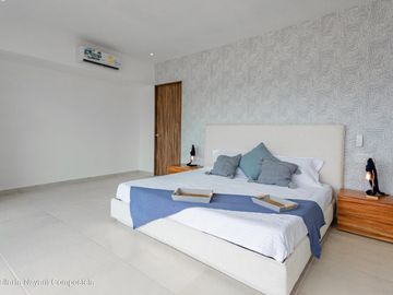 Departamento en venta en La Cruz de Huanacaxtle a solo 150m de la playa.