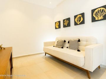Departamento en venta en La Cruz de Huanacaxtle a solo 150m de la playa.
