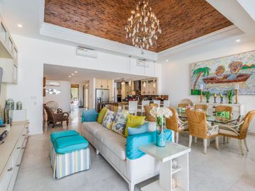Casa en Venta en la puntilla frente a playa en la cruz de huanacaxtle
