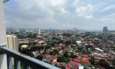 Condo for sale in Cebu Business Park, Penthouse with large deck panoramic seaview