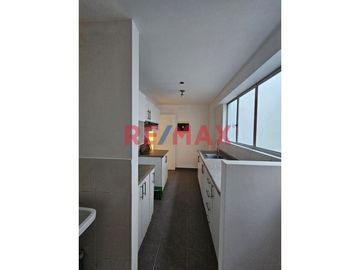 En Venta Lindo Departamento De 118.5 M2, Con Vista Panorámica, Urb. Valle Hermoso, Surco.