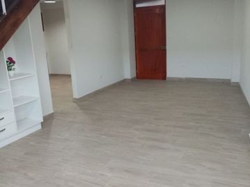 🏡¡En VENTA! Amplio Departamento Dúplex de 140m2 en URB. FIDERANDA - WANCHAQ – CUSCO