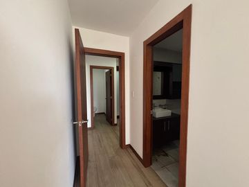 VENTA AMPLIO Y HERMOSO DEPARTAMENTO - 2 DORMITORIOS - BALCON - PISCINA