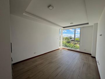 VENTA AMPLIO Y HERMOSO DEPARTAMENTO - 2 DORMITORIOS - BALCON - PISCINA