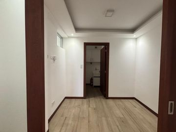 VENTA AMPLIO Y HERMOSO DEPARTAMENTO - 2 DORMITORIOS - BALCON - PISCINA