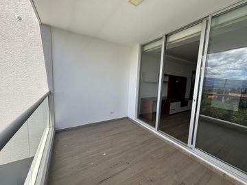 VENTA AMPLIO Y HERMOSO DEPARTAMENTO - 2 DORMITORIOS - BALCON - PISCINA