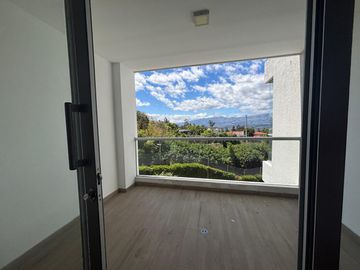 VENTA AMPLIO Y HERMOSO DEPARTAMENTO - 2 DORMITORIOS - BALCON - PISCINA