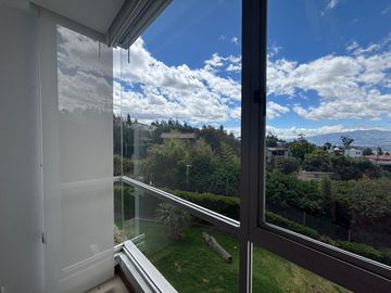VENTA AMPLIO Y HERMOSO DEPARTAMENTO - 2 DORMITORIOS - BALCON - PISCINA