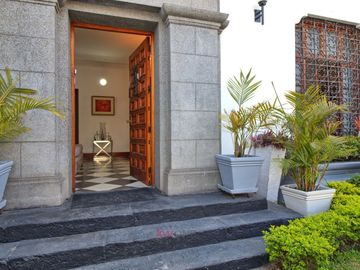 🔥 OCASIÓN: Preciosa Casa + Chalet en San Antonio – 🌳 Cerca a Todo en Zona Tranquila 🛋️