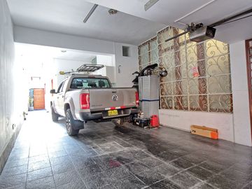 🔥 OCASIÓN: Preciosa Casa + Chalet en San Antonio – 🌳 Cerca a Todo en Zona Tranquila 🛋️
