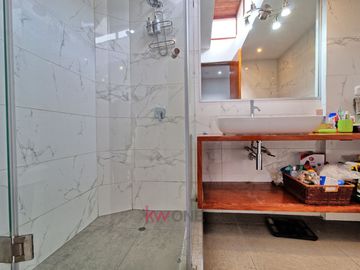 🔥 OCASIÓN: Preciosa Casa + Chalet en San Antonio – 🌳 Cerca a Todo en Zona Tranquila 🛋️