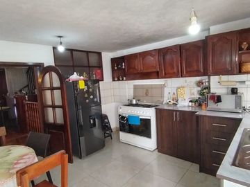 CASA EN VENTA EN CONOCOTO INCLUYE SUIT INDEPENDIENTE