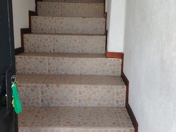CASA EN VENTA EN CONOCOTO INCLUYE SUIT INDEPENDIENTE