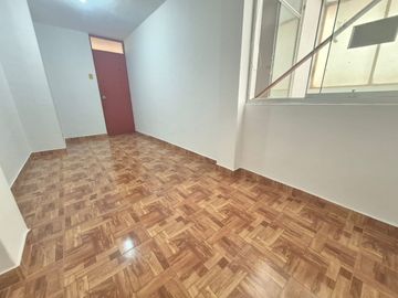 CASA 2 PISOS EN CHICLAYO - RES. DERRAMA MAGISTERIAL