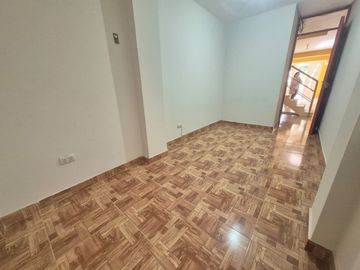 CASA 2 PISOS EN CHICLAYO - RES. DERRAMA MAGISTERIAL