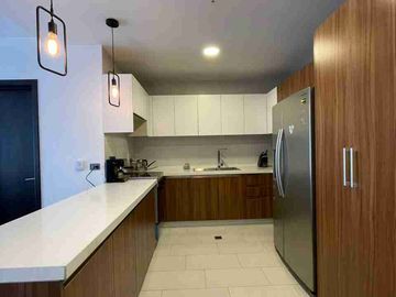 Venta Departamento Suite Amoblado, Sector Republica del Salvador, La Carolina