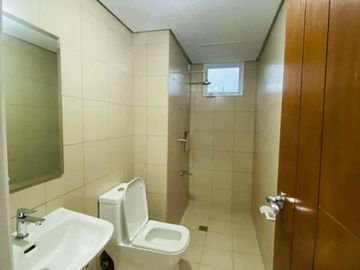 2 Bedroom Ready For Occupancy in Pasay Bay Area | Palm Beach West