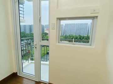 2 Bedroom Ready For Occupancy in Pasay Bay Area | Palm Beach West