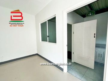 ทาวน์โฮม หมู่บ้าน พฤกษาวิลล์ 31 พหลโยธิน-สายไหม เนื้อที่ 39.2 ตรว. ถนนพหลโยธิน เขตสายไหม กรุงเทพมหานคร