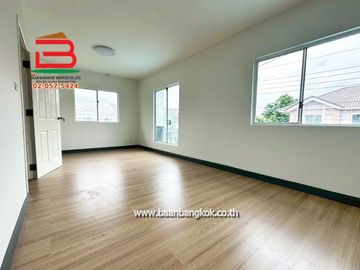 ทาวน์โฮม หมู่บ้าน พฤกษาวิลล์ 31 พหลโยธิน-สายไหม เนื้อที่ 39.2 ตรว. ถนนพหลโยธิน เขตสายไหม กรุงเทพมหานคร