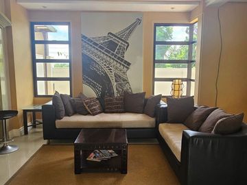 For sale: house and lot