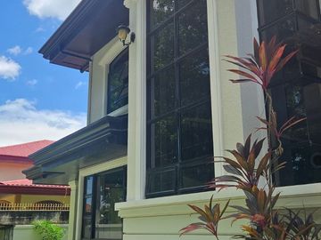 For sale: house and lot