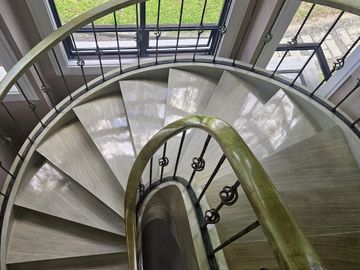 For sale: house and lot