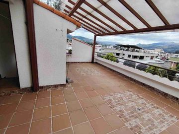 Renta casa Sector Sangolquí  valle de los Chillos