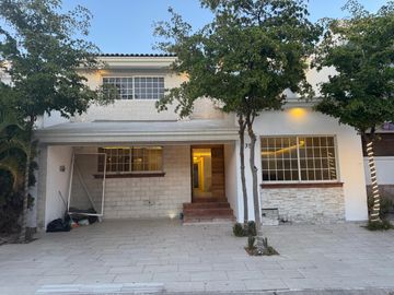 VENTA HERMOSA CASA COTO ANDALUCIA, PARQUE DE LA CASTELLANA