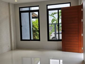 3-Storey 4-Bedroom Duplex House & Lot in Taytay