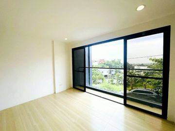 3-Storey 4-Bedroom Duplex House & Lot in Taytay