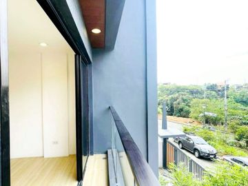 3-Storey 4-Bedroom Duplex House & Lot in Taytay