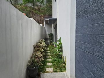 3-Storey 4-Bedroom Duplex House & Lot in Taytay