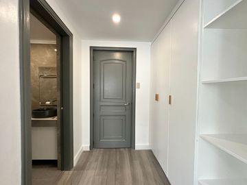 CLASSIC TIMELESS DESIGN AND WELL-MAINTAINED TOWN HOUSE IN NEW MANILA FOR SALE!!