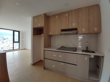 605 Comodidad, Cercanía, Tranquilidad. Encantador Estudio con Vista y Parqueadero en Av de Los Shyris. A Estrenar.