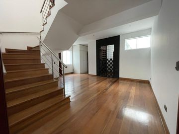 VENDO  LINDO PENTHOUSE DUPLEX EN CHACARILLA - SAN BORJA - 4 DORMITORIOS - 3 COCHERAS - FRENTE A PARQUE🌳