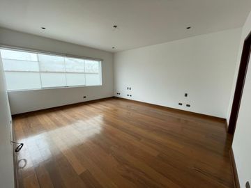 VENDO  LINDO PENTHOUSE DUPLEX EN CHACARILLA - SAN BORJA - 4 DORMITORIOS - 3 COCHERAS - FRENTE A PARQUE🌳
