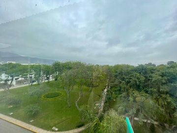 VENDO  LINDO PENTHOUSE DUPLEX EN CHACARILLA - SAN BORJA - 4 DORMITORIOS - 3 COCHERAS - FRENTE A PARQUE🌳