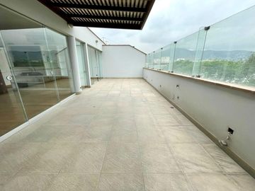 VENDO  LINDO PENTHOUSE DUPLEX EN CHACARILLA - SAN BORJA - 4 DORMITORIOS - 3 COCHERAS - FRENTE A PARQUE🌳