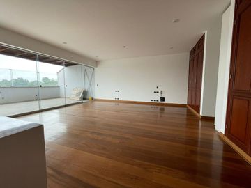 VENDO  LINDO PENTHOUSE DUPLEX EN CHACARILLA - SAN BORJA - 4 DORMITORIOS - 3 COCHERAS - FRENTE A PARQUE🌳