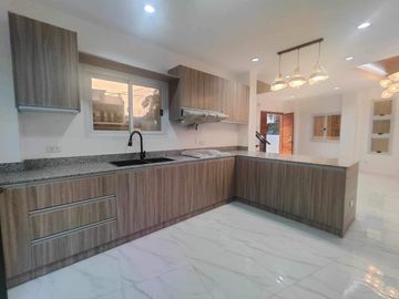 Brandnew House and Lot For Sale w/ 5 Bedrooms w/ Toilet&Bath - 2 Car Garage w/ Swimming Pool Located in San Isidro Cainta-JV2