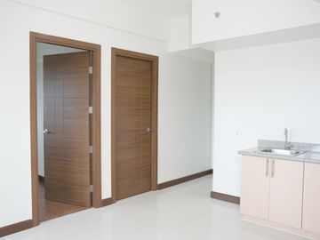 2 Bedroom Condo Foe Sale at Pasay Bay Area
