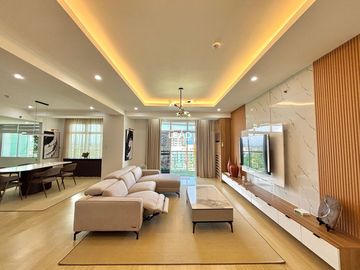 Aspen Tower Alabang Filinvest 3Bedroom w/Parking 221SQM. Good deal New Furnished Big Cut Ayala Alabang Condo For Sale near Palms Pointe BGC Makati