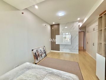 Aspen Tower Alabang Filinvest 3Bedroom w/Parking 221SQM. Good deal New Furnished Big Cut Ayala Alabang Condo For Sale near Palms Pointe BGC Makati