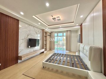 Aspen Tower Alabang Filinvest 3Bedroom w/Parking 221SQM. Good deal New Furnished Big Cut Ayala Alabang Condo For Sale near Palms Pointe BGC Makati