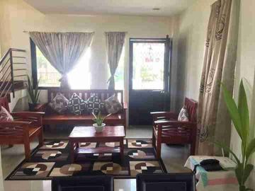 2 STOREY HOUSE AND LOT FOR SALE