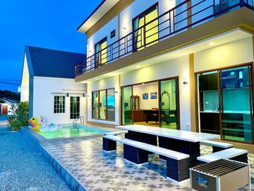 For sale: 3 pool villas in Huay Yai on a 1 rai 200 sq.wah land plot, Nong Prue Subdistrict, Bang Lamung District, Chonburi Province