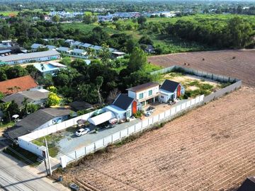 For sale: 3 pool villas in Huay Yai on a 1 rai 200 sq.wah land plot, Nong Prue Subdistrict, Bang Lamung District, Chonburi Province